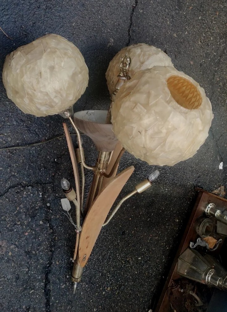 Tension Pole Lamp Top Crown With 3 Exceptionally Cool Fiberglass Globes