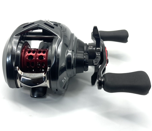 Daiwa 20 ALPHAS AIR TW 7.1R Right Handed Bait Casting Reel with Box "Near Mint+" - Picture 7 of 24