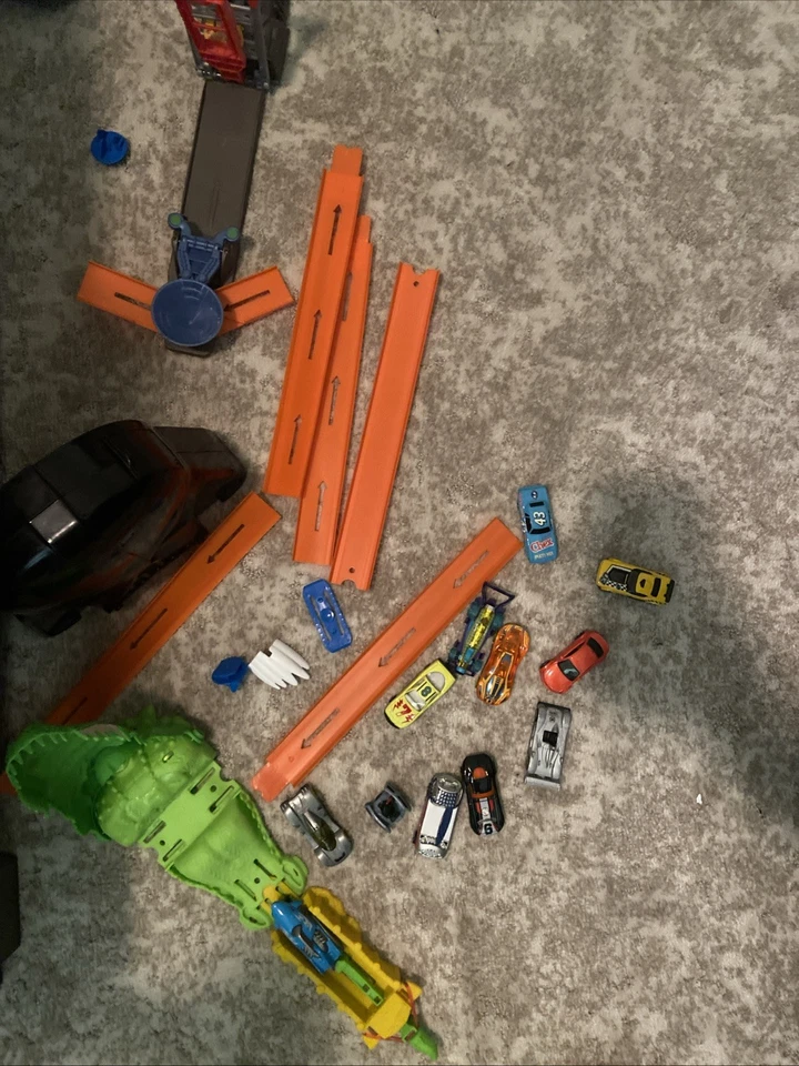 Assorted Hot Wheels Track Orange Red Blue Yellow - Image 2 of 4