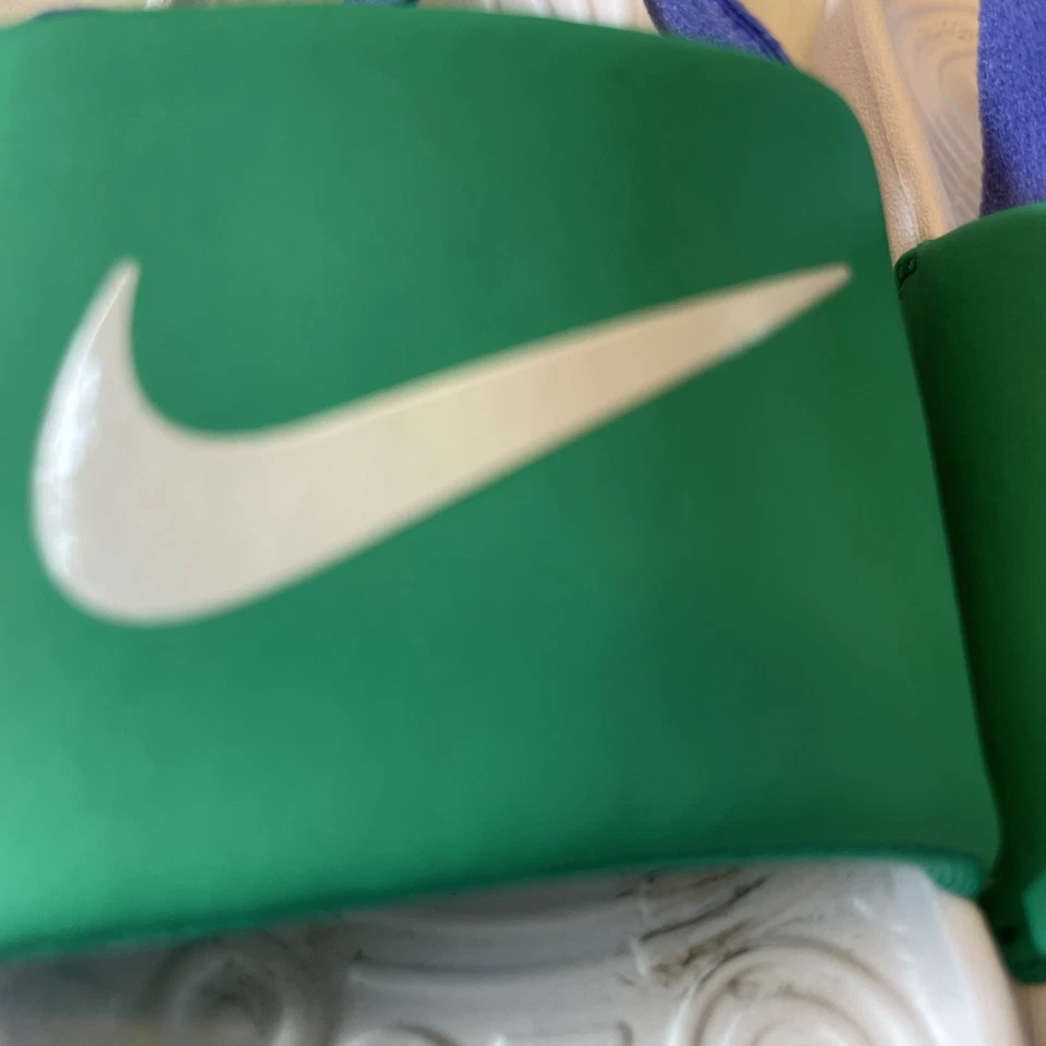 Sandálias Nike Kawa bebê/criança slides tamanho 8C verde violeta branco BV1094-300 - Imagem 3 de 4