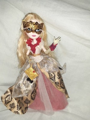 Ever After High Puppe Apple White Thronecoming Throne Coming