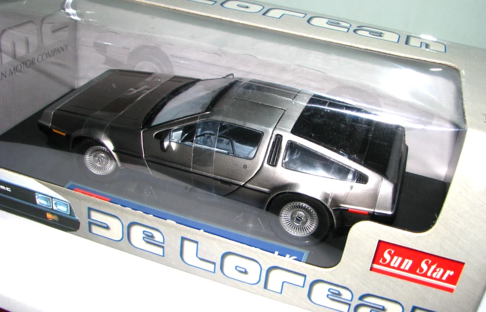 1/18 SCALE 1981 DMC DeLOREAN by SUN STAR - Image 2 of 4
