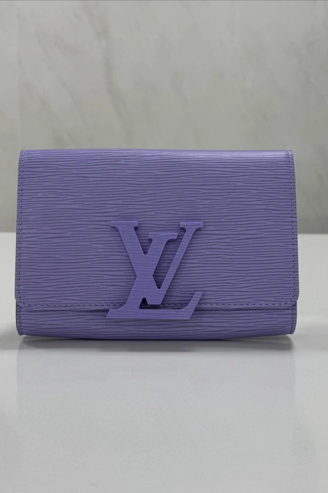 Mid-Range Handbags $1 Starts, Winner's Choice &  High-End Auctions!