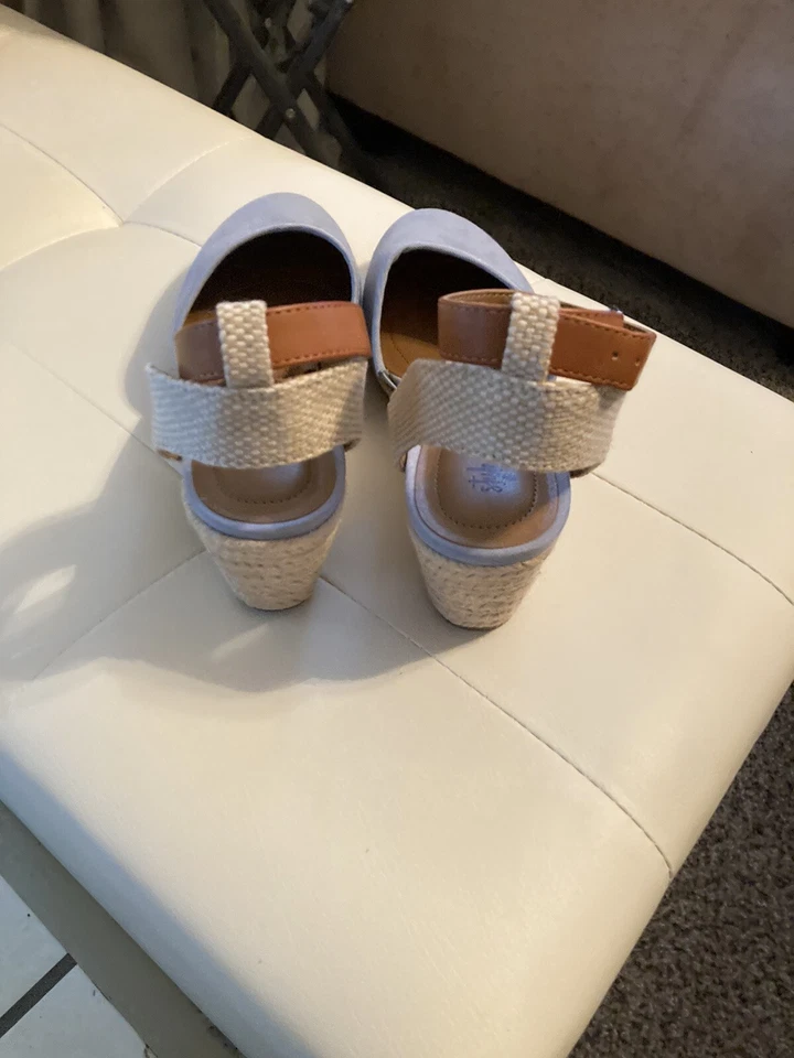 Cute Light Blue Summer, Fall sandal For Women - Image 3 of 4