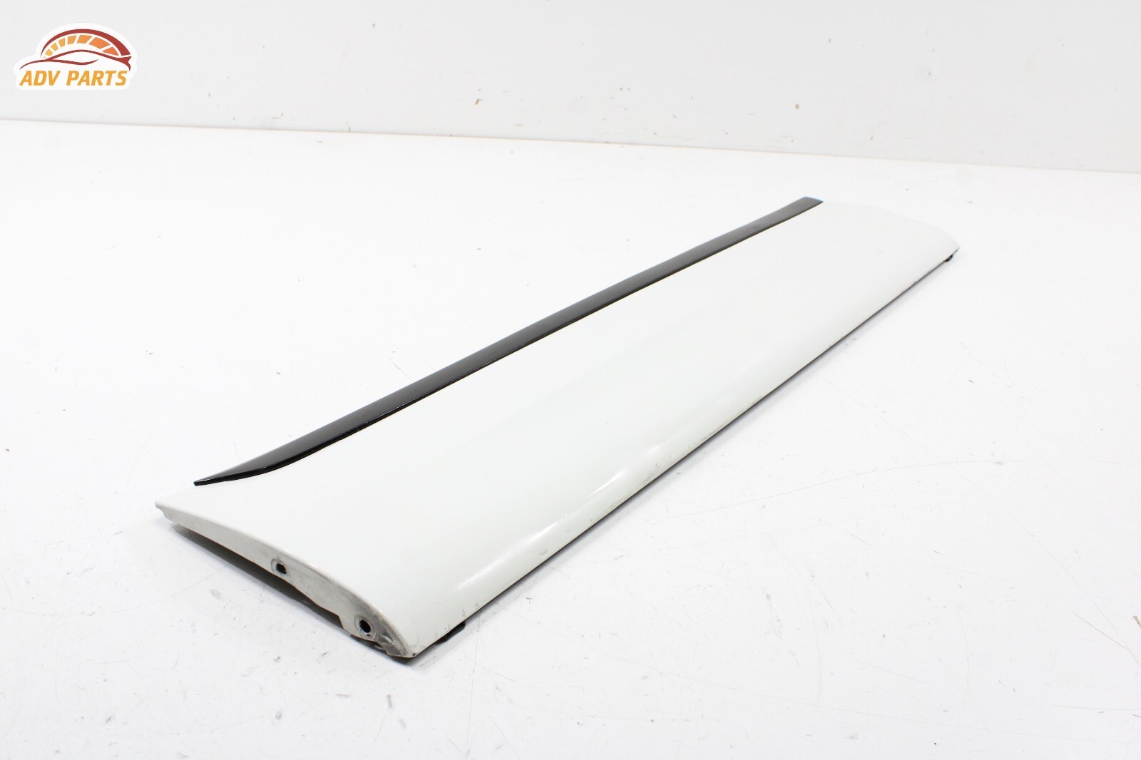 2017 - 2020 BENTLEY BENTAYGA FRONT LEFT DRIVER SIDE DOOR LOWER MOLDING OEM