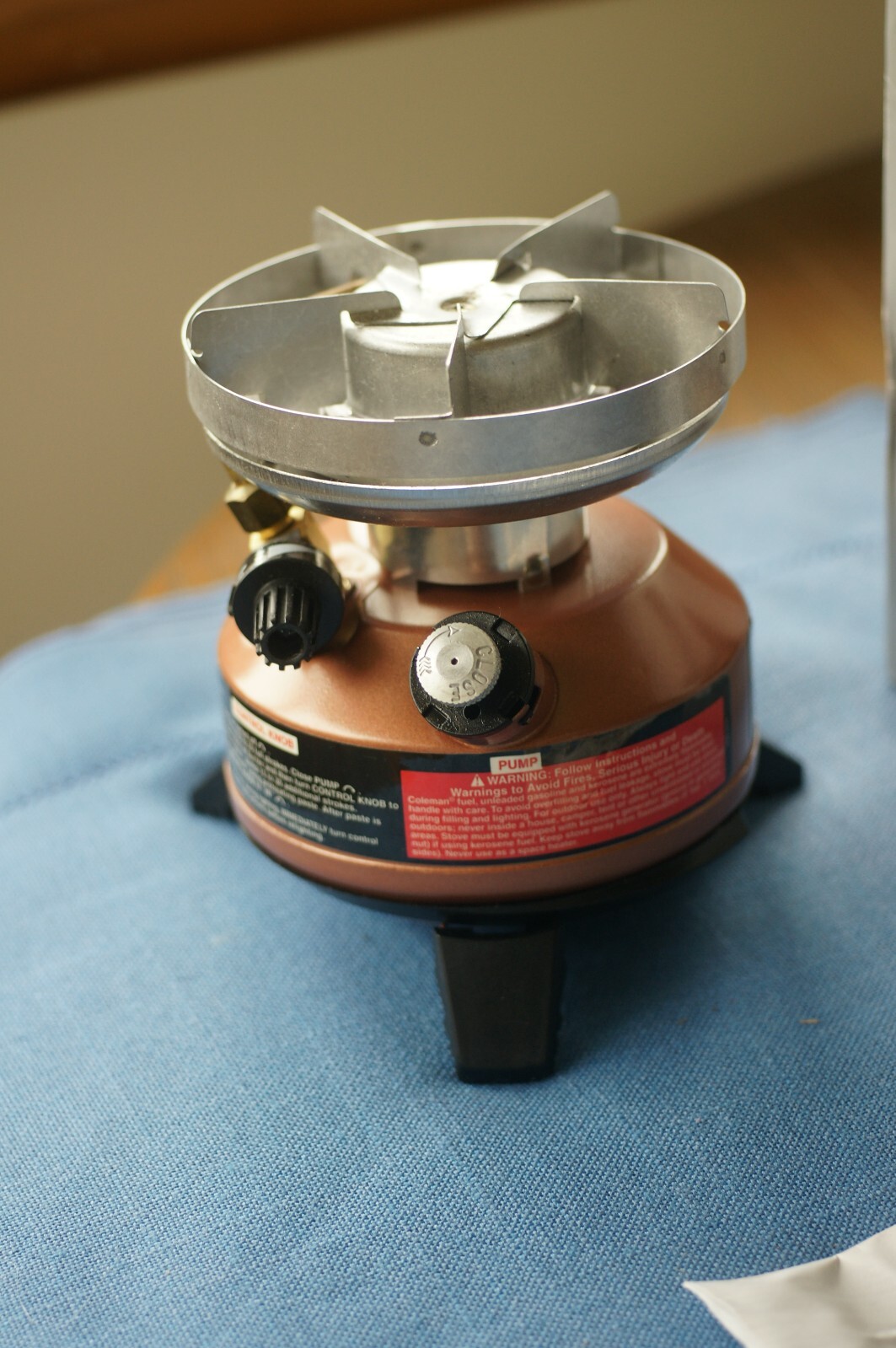 New Coleman Exponent Multi Fuel Stove 550B749 New Open Box 76501215373