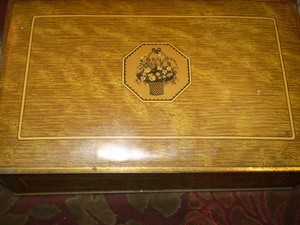vintage Canco deco  box tin great shape