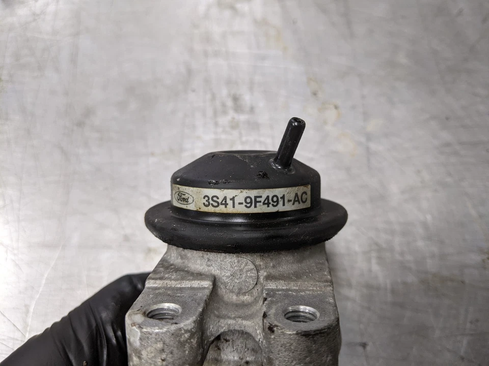 Air Injection Check Valve From 2005 Ford Focus  2.0 3S419F491AC - Image 3 of 4