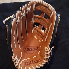 Guante de béisbol Wilson A2000 1799 Pro Stock 12,75" cuero negro marrón crema encaje