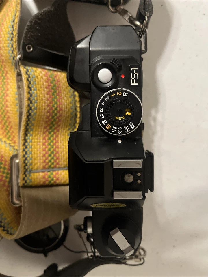 Cuerpo de cámara fotográfica Konica FS-1 35 mm SLR con estuche original + flash X-24 Foto 3 de 4