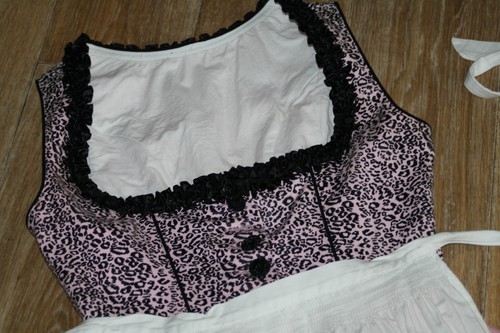KL4695 @ Dirndl mit Schürze @ Balkonetten @ Leo @ Vintage Trachtenkleid @ 36-38 - Bild 2 von 3