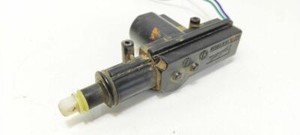 Volkswagen Golf III 1994 Vorne links Stellmotor Zentralverriegelung UST43611