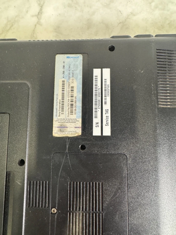 Notebook Sony VAIO VPCF11M1E – Windows 7 – Intel – Vintage da Collezione - Immagine 4 di 4