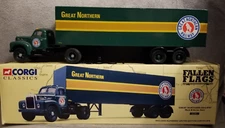 Corgi Classics Mack B Semi Truck Great Northern Railway  (52301) Box & Papers