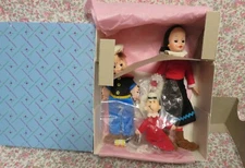 NMIB 8" 1996 MADAME ALEXANDER POPEYE AND OLIVE OYL  SET  FROM F.A.O SCHWARZ