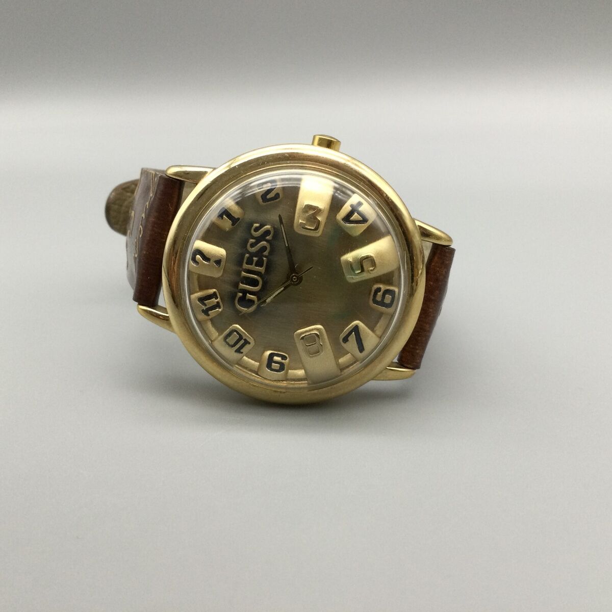 Vintage Guess Watch Unisex 36mm Gold Tone 3D Dial Leather Vintage Guess Watch Unisex 36mm Gold Tone 3D Dial Leather