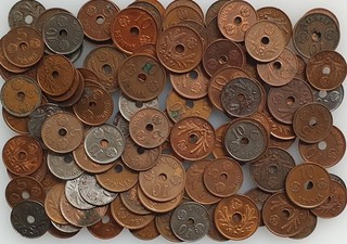 Finland 5 & 10 Penniä 1941 1945 Hole coins Copper / Iron a. 101 Pcs. Lot!