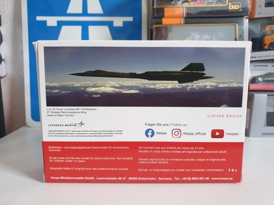 1:200 Herpa Wings 573290 U.S. Air Force Lockheed SR-71B Blackbird