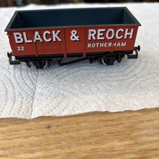 Hornby R021 - 20ton Steel Mineral Wagon Black & Reoch 22