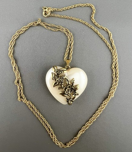 Vintage Avon Necklace Pearlized Lucite Puffy Heart Gold Tone Rose Flower 29”