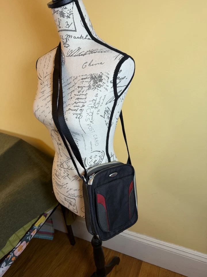 Tumi Ducati Collaboration Crossbody Shoulder Bag 6516RCE  Black & Red Axis Map - Image 3 of 4