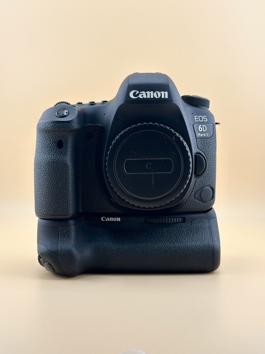 Canon EOS 6D Mark II 26,2 MP DSLR Camera Body + Canon Battery Grip 