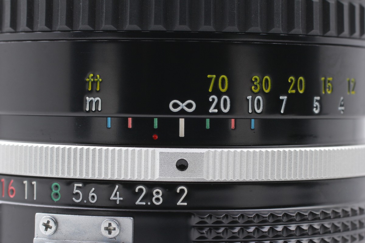 n*i様 NIKKOR 85mm F2レンズ MINT in Box] Nikon Nikkor 85mm f2 Ai Portrait MF Lens From