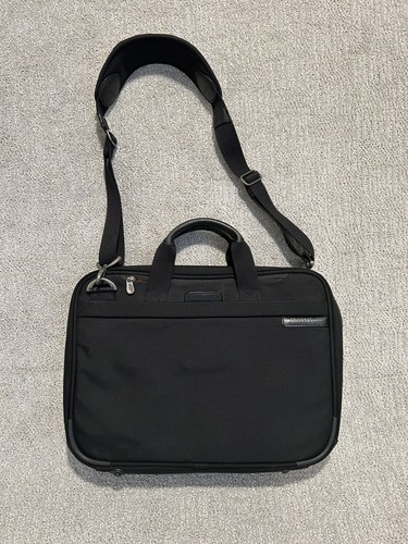 Briggs & Riley Travelware Expandable 17"x 13" Cabin Laptop Bag Black 07-BB101