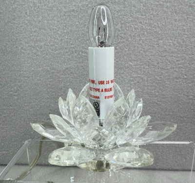Fifth Avenue Crystal LTD Small Lamp Lotus Flower Footed Night Light 2 Settings