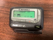 Vintage Motorola PAGENET FLEX Pager ~ W/Belt Clip Holder A05CMB5812AA ~FREE SHIP