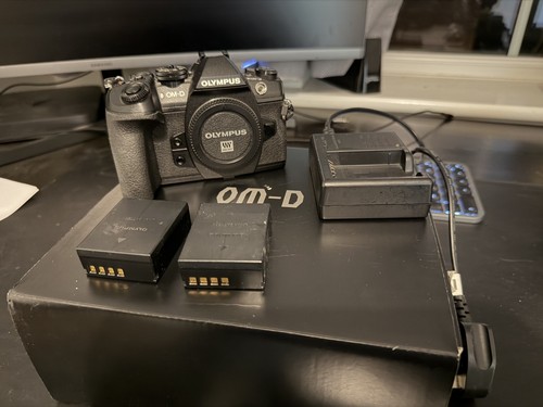 Olympus OM-D E-M1 mark II 20.4 MP Digital Camera only 15K Shutter Count
