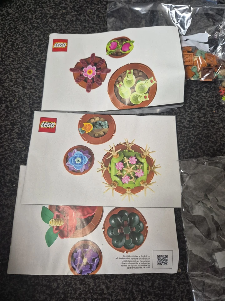 LEGO Botanicals 10329 Tiny Plants, photo 2 of 4