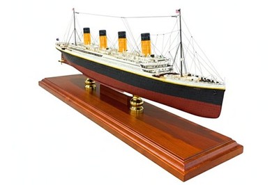 White Star Line RMS Titanic Ocean Liner Ship Desk Top Display 1/500 XX Model New