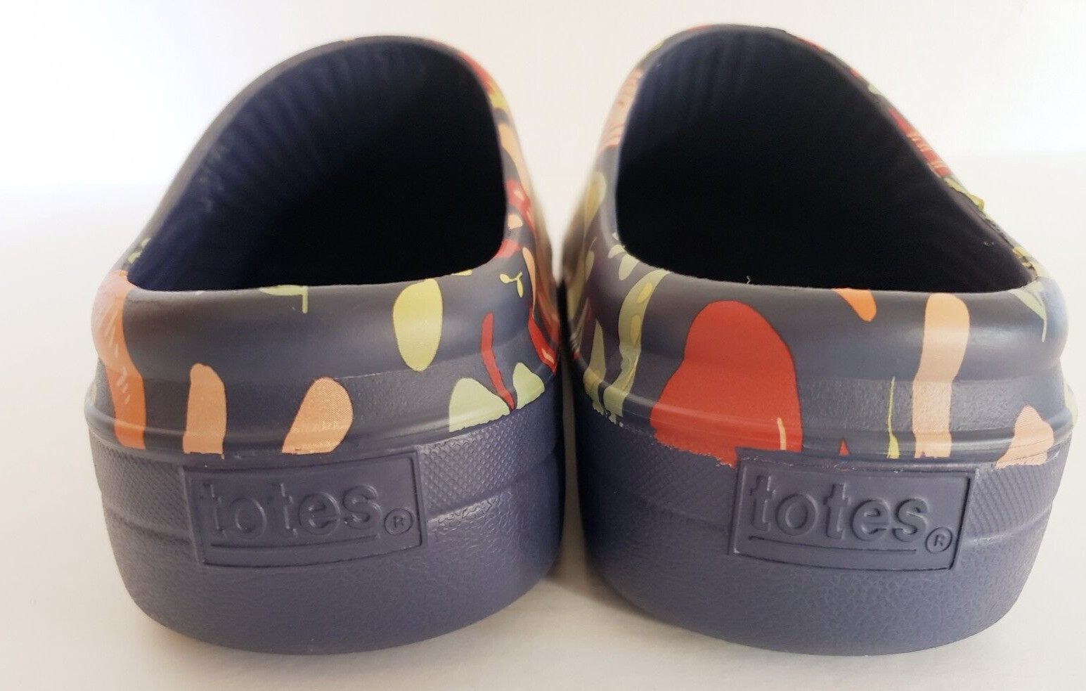 Totes Ultra Tough Lightweight Durable Gardening Clog Shoes Women's Size 7 Blue