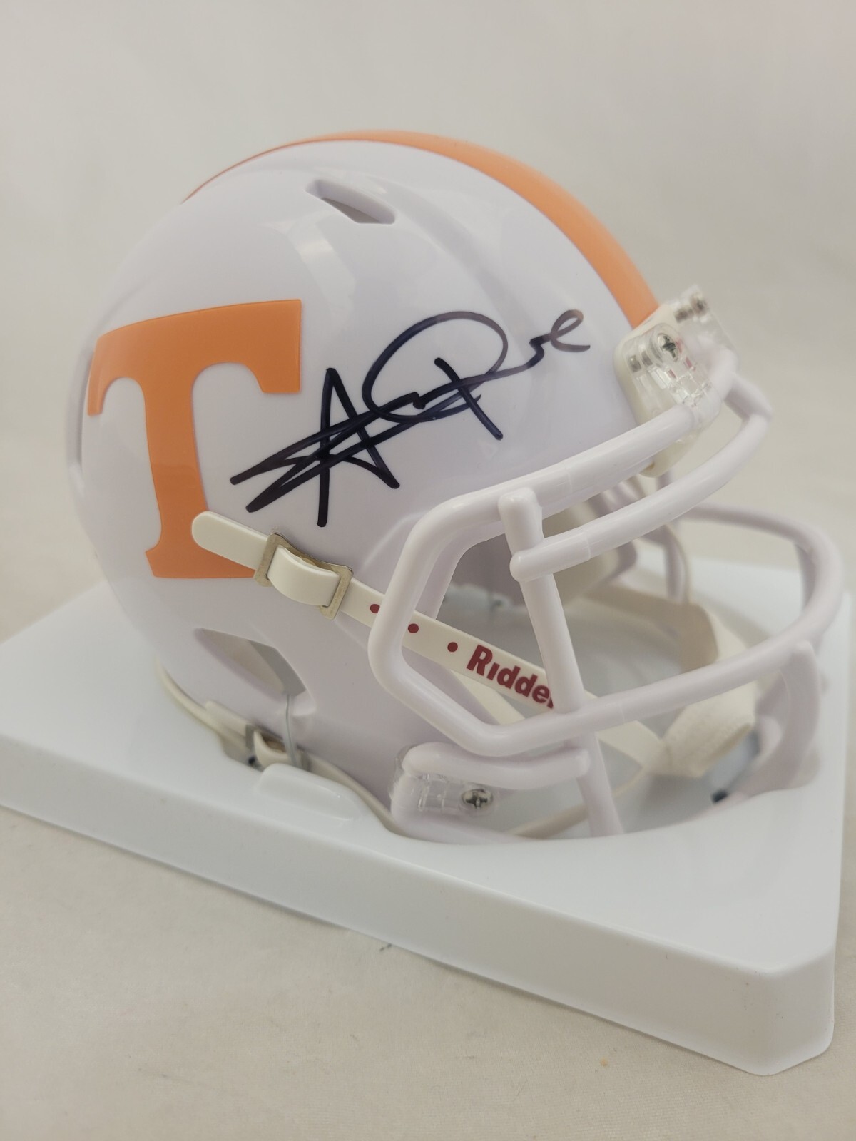 ALVIN KAMARA SIGNED TENNESSEE VOLUNTEERS SPEED MINI HELMET BECKETT QR 