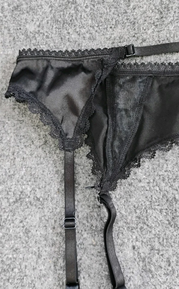 Fredericks of Hollywood Black Satin Bow Lace Garter Belt Size XL - Image 4 of 4