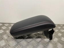 Mercedes-Benz A W176 2013 Armlehne GIR48265 Mercedes-Benz A W176 2013 Armlehne GIR48265