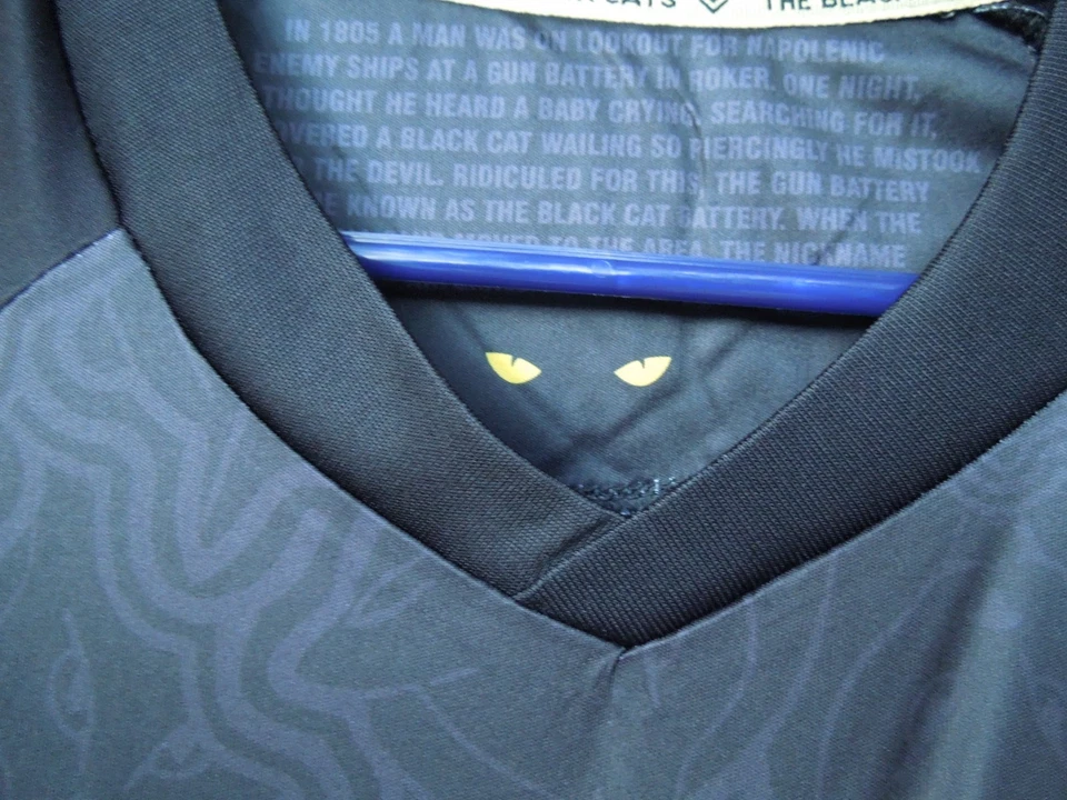 Sunderland FC third shirt, Black Cat special edition, Hummel, Large - Image 4 of 4