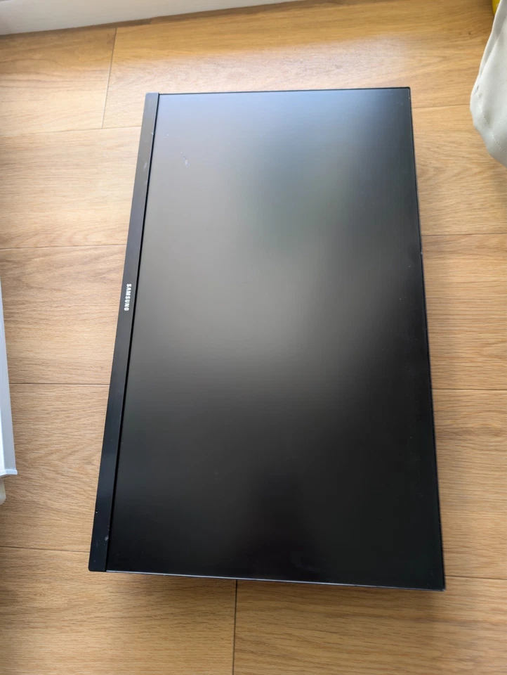 Samsung S24H850QFU 23,8-Zoll Monitor IPS WQHD 2560x1440 DP HDMI USB-C 5ms