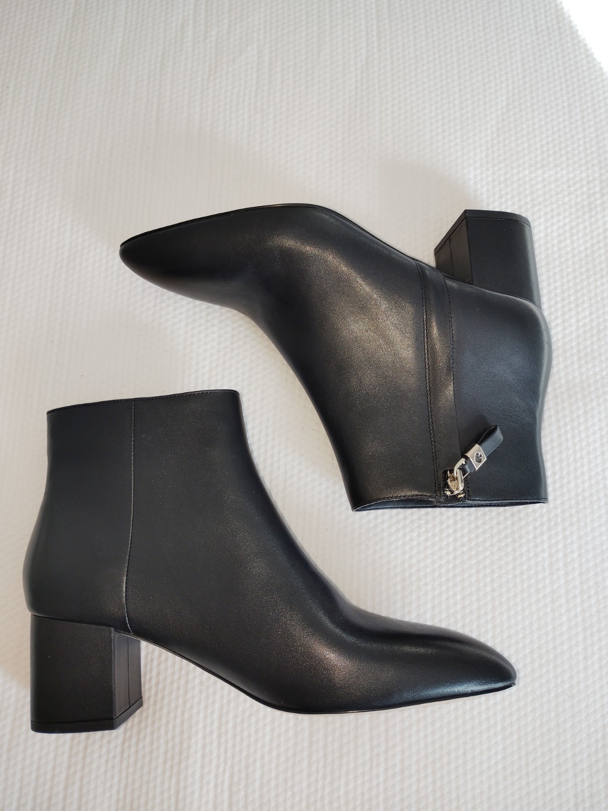 Kate Spade New York Amelie Leather Ankle Boots Black Block Heel Size 9.5B.