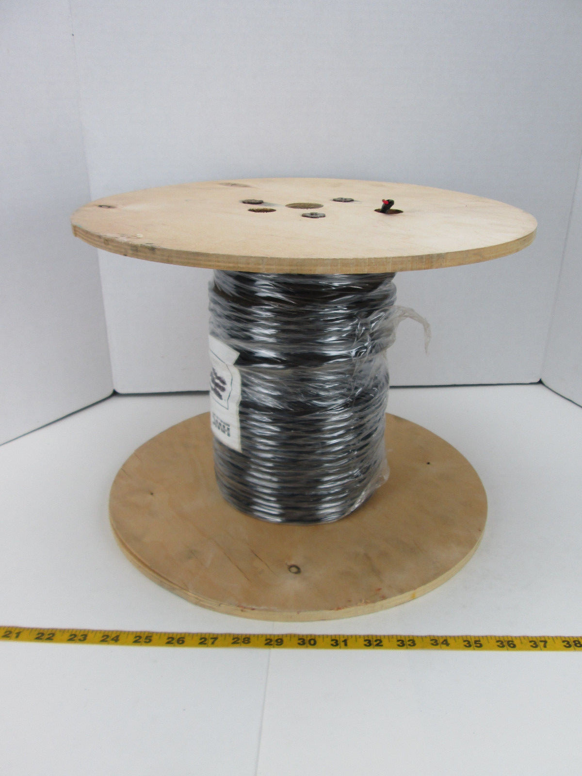 HWC 200 Feet Of 3 Wire 16AWG 1PR Shield Vinyl Nylon Tray Cable Part No 1118A CS2