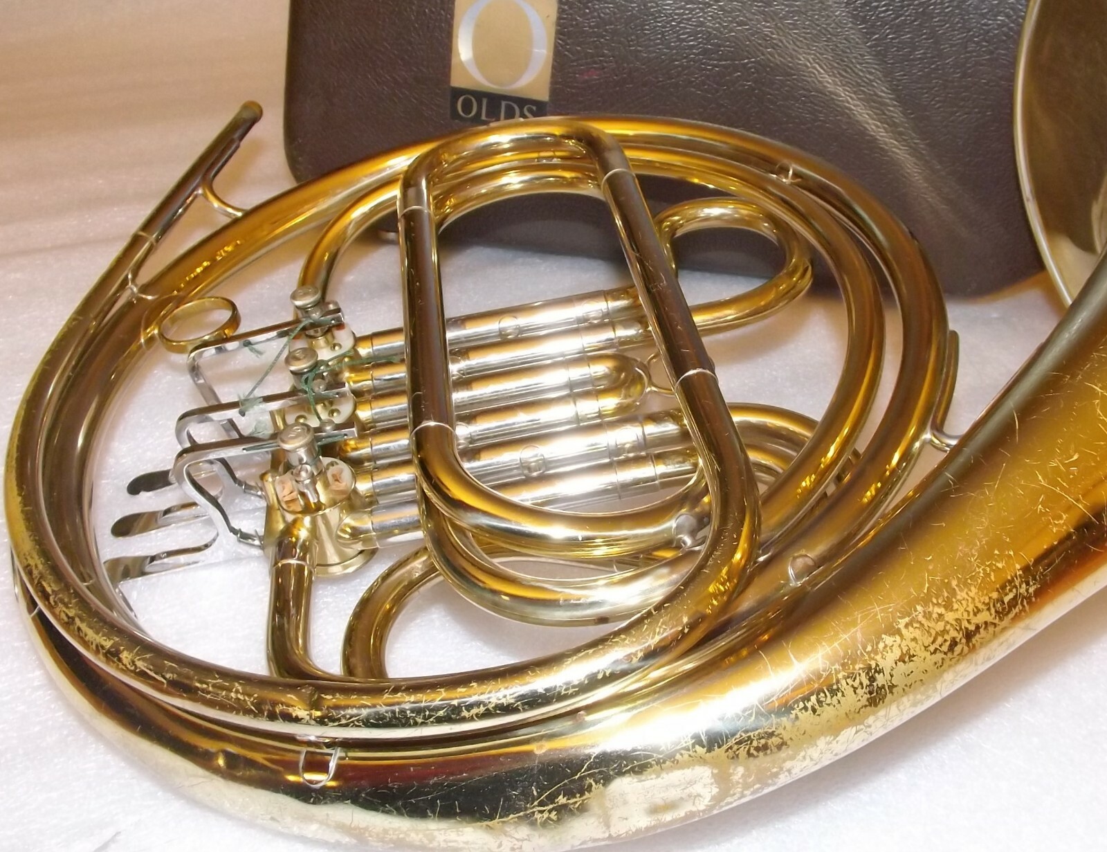 Olds Ambassador French Horn w/ case mouthpiece accessories. USA. Good
