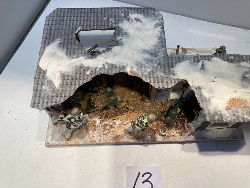 Diorama - Maßstab 1/32 handgefertigt, amerikanische Truppen unter Angriff - Winterszene - Bild 7 von 8