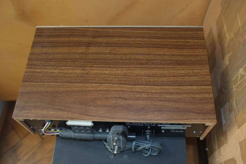 AKAI AT-2200 UKW Stereo Tuner, guter geprüfter Zustand AM FM mit Pegelregler - Bild 2 von 4