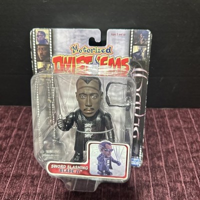 ToyBiz 2004 BLADE II 2 TWIST 'EMS Sword Slashing Motorized 4'' Figure  NEW Marvel