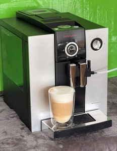 JURA Impressa F 7 SCHWEIZE PRODUKT Kaffeevollautomat Grau