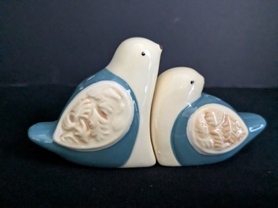 VTG Nestling Bluebird Salt & Pepper Shakers English Country Cottage Decor
