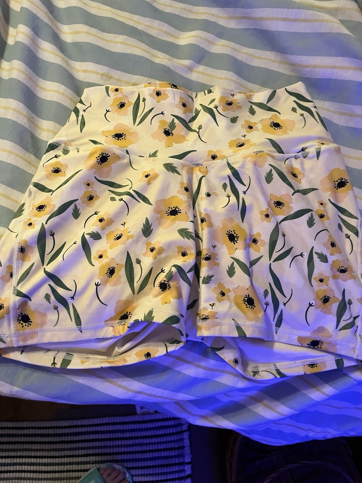 Silverwind Women’s XL Floral High Rise Stretch Biker Shorts White/Yellow/Green