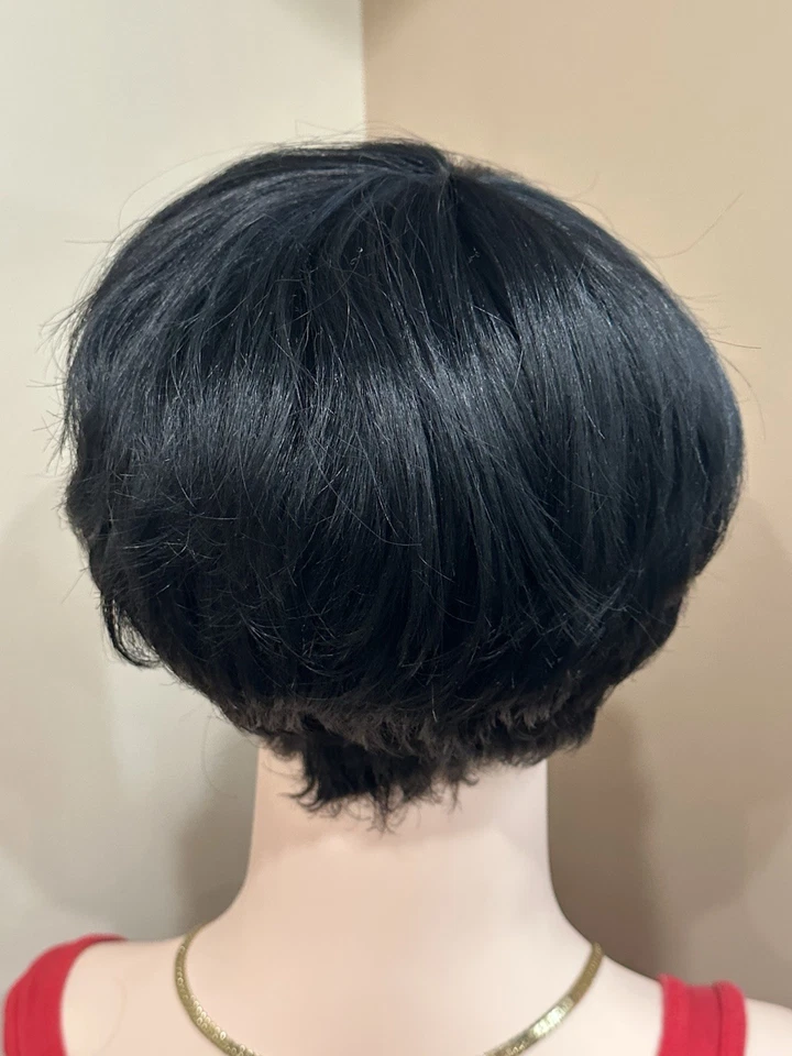 Peruca Bob Preta Curta Feminina Vanessa Fifth Avenue Collection com Renda Frente - Imagem 3 de 4