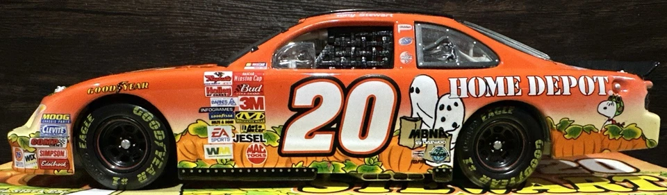 Tony Stewart Home Depot Peanuts Great Pumpkin 2002 1/24 acción Nascar diecast Foto 2 de 4
